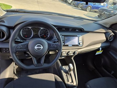 New 2025 Nissan Kicks Play S image 31