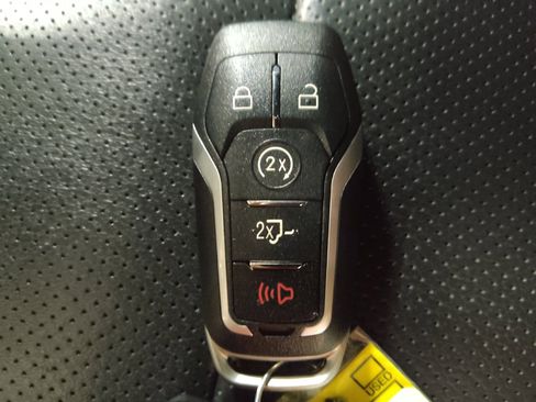 Used 2016 Ford F150 Lariat w/ Equipment Group 502A Luxury AWD/4WD image 32