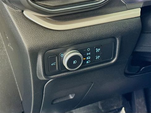 Used 2020 Ford Explorer XLT w/ Equipment Group 202A image 10