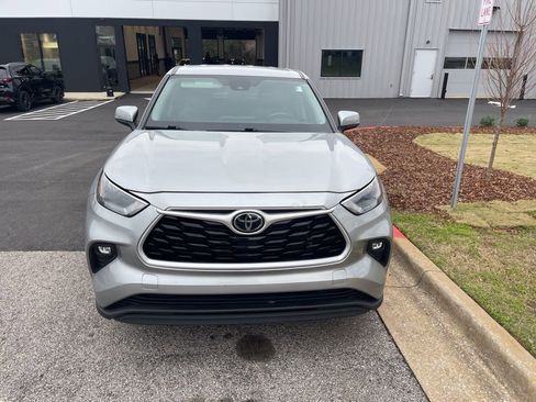 Used 2023 Toyota Highlander LE image 5
