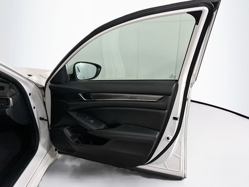 Used 2020 Honda Accord Sport image 29