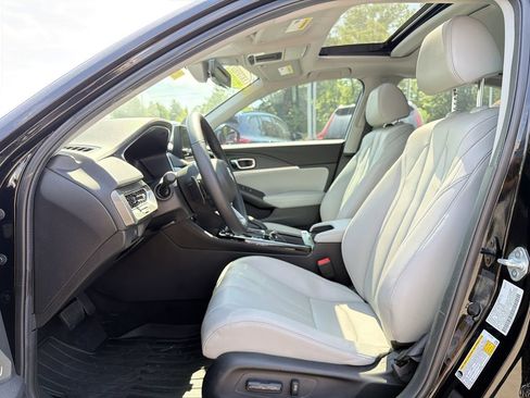 Used 2025 Acura Integra FWD image 11