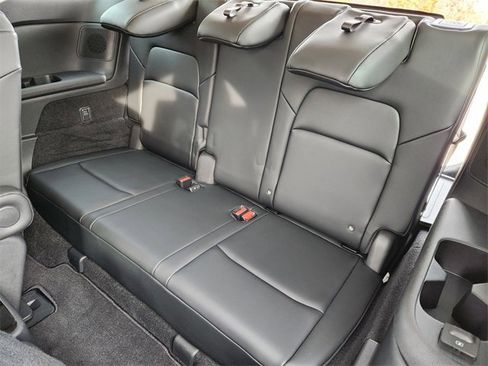 Used 2024 Nissan Pathfinder Platinum image 31