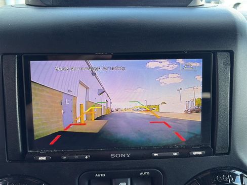 Used 2016 Jeep Wrangler Unlimited Sahara AWD/4WD image 13
