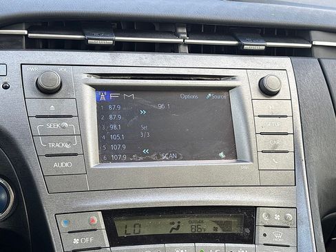 Used 2015 Toyota Prius Two FWD image 40