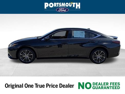 Used 2023 Lexus ES 250 w/ Premium Package image 2