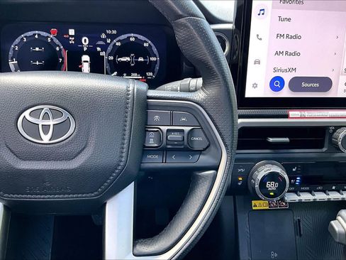 Used 2025 Toyota 4Runner Limited AWD/4WD image 25