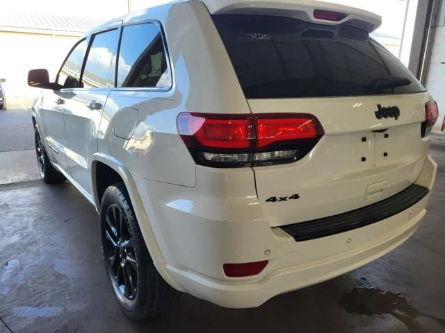 Used 2018 Jeep Grand Cherokee Altitude AWD/4WD image 2