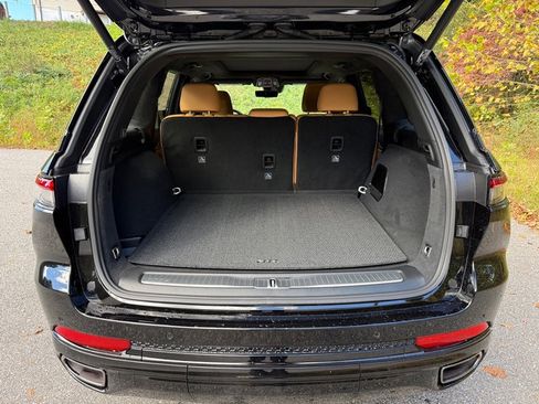 New 2025 Jeep Grand Cherokee Summit image 19