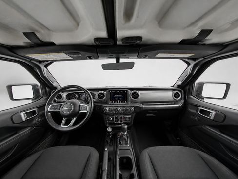 Used 2020 Jeep Wrangler Unlimited Sahara AWD/4WD image 13