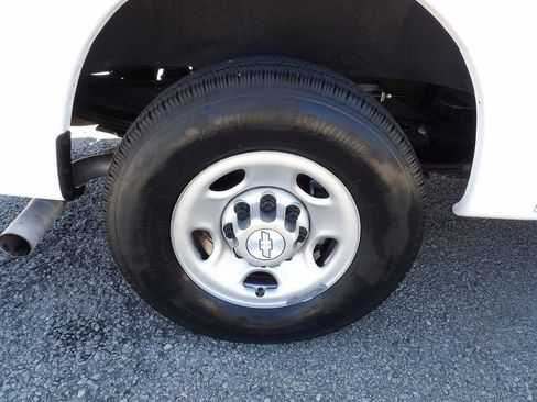 Used 2017 Chevrolet Express 2500 image 49