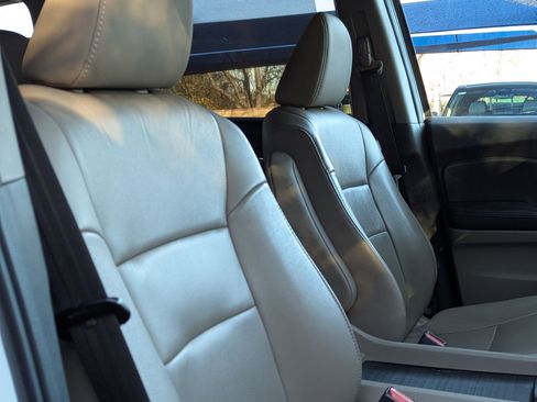 Used 2018 Honda Pilot Touring image 29