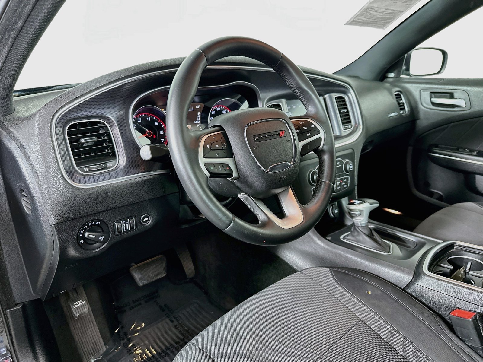 Used 2016 Dodge Charger R/T RWD image 9