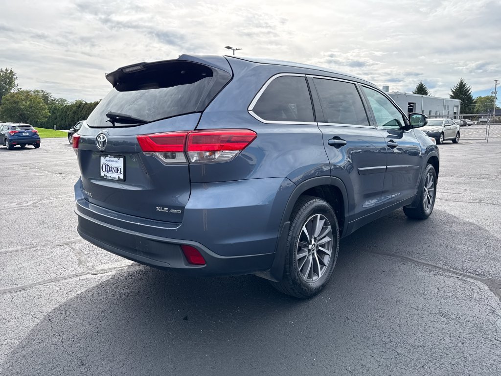 Used 2019 Toyota Highlander XLE AWD/4WD image 7