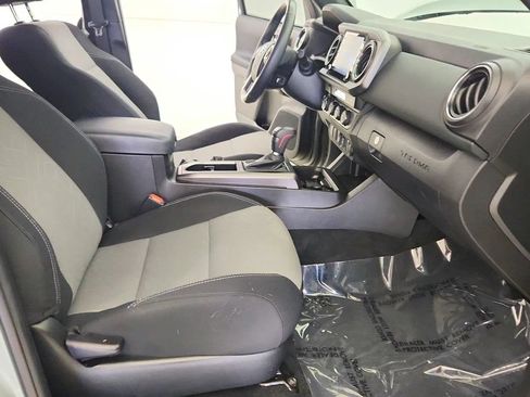 Used 2023 Toyota Tacoma TRD Off-Road AWD/4WD image 15