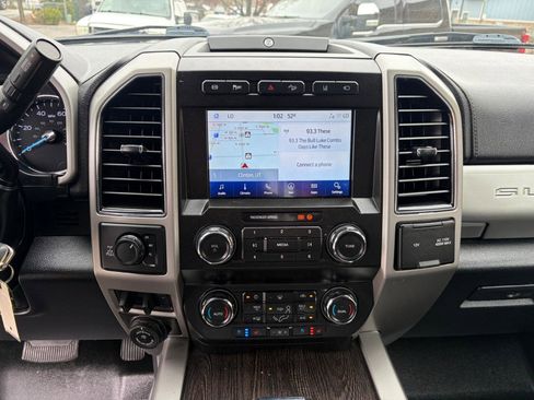 Used 2020 Ford F250 Lariat w/ Chrome Package image 19