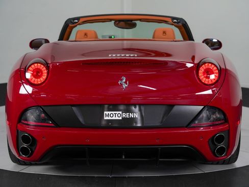 Used 2010 Ferrari California RWD image 6