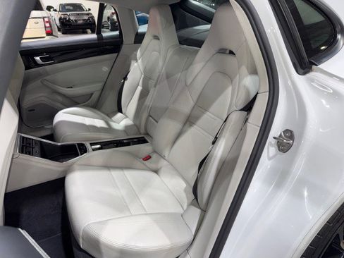 Used 2017 Porsche Panamera image 14