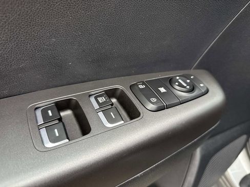 Used 2020 Kia Sportage LX image 23