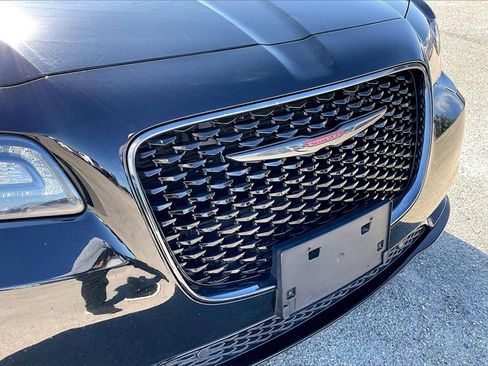 Used 2021 Chrysler 300 S image 34