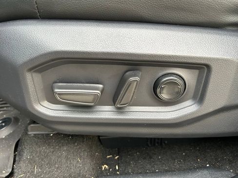 Used 2024 Toyota Tundra Limited AWD/4WD image 16