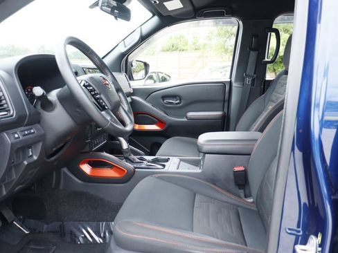 Used 2022 Nissan Frontier Pro-X RWD image 9