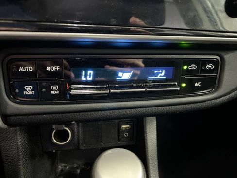 Used 2019 Toyota Corolla LE FWD image 16