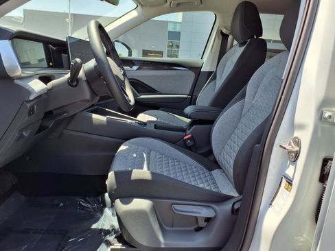 New 2025 Volkswagen Tiguan S image 8