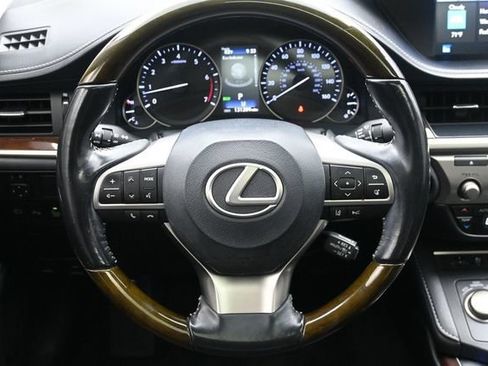 Used 2017 Lexus ES 350 w/ Luxury Package FWD image 23