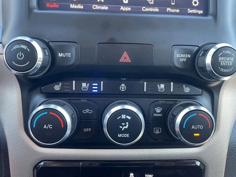 Used 2019 RAM 1500 Laramie AWD/4WD image 31