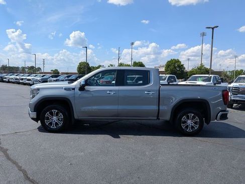 Used 2025 GMC Sierra 1500 SLT AWD/4WD image 6