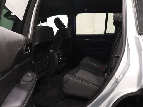 New 2026 Jeep Grand Cherokee Laredo image 13