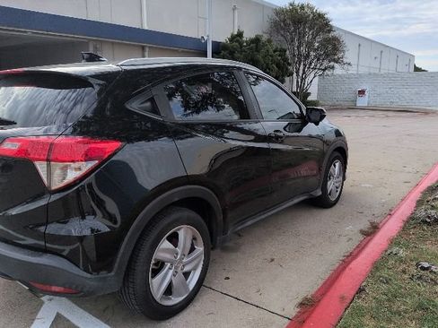 Used 2019 Honda HR-V EX image 3