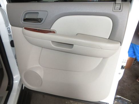 Used 2008 Chevrolet Avalanche LTZ w/ LTZ Preferred Equipment Group image 29