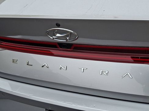 Certified 2022 Hyundai Elantra Limited w/ Cargo Package image 30