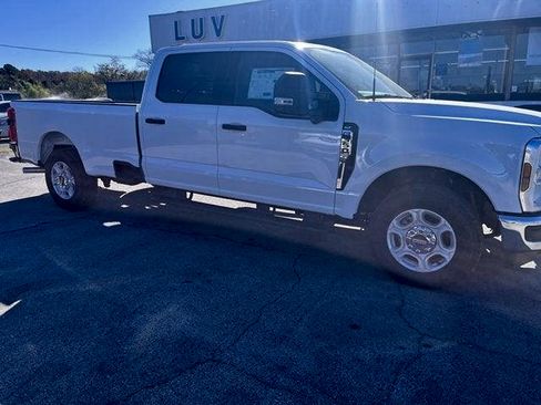 New 2026 Ford F350 XLT w/ 360-Degree Camera Package RWD image 2