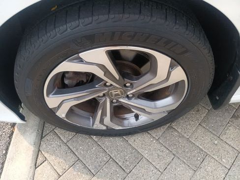 Used 2018 Honda Accord EX-L image 9