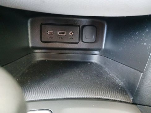 Used 2023 Chevrolet Equinox LS FWD image 24