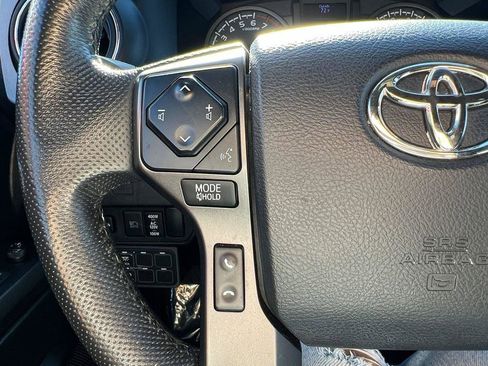 Used 2020 Toyota Tacoma TRD Off-Road image 17