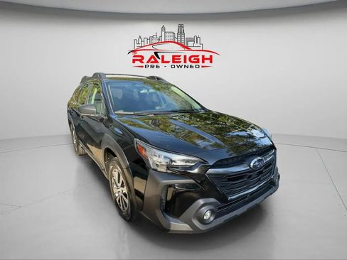 Used 2023 Subaru Outback Wagon 4D image 5