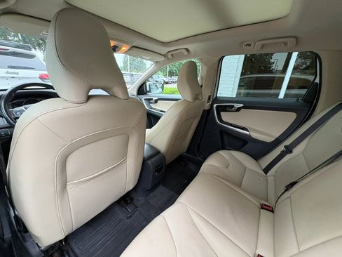 Used 2016 Volvo XC60 T6 w/ Proximity Package AWD/4WD image 27