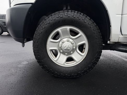 Used 2018 RAM 3500 Tradesman image 9