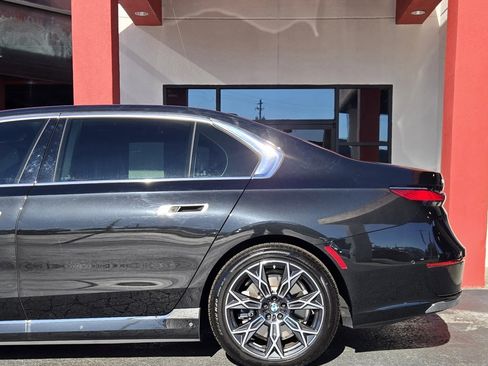 Used 2024 BMW i7 eDrive50 w/ Executive Package image 6