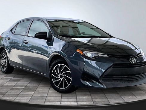 Used 2017 Toyota Corolla LE FWD image 3