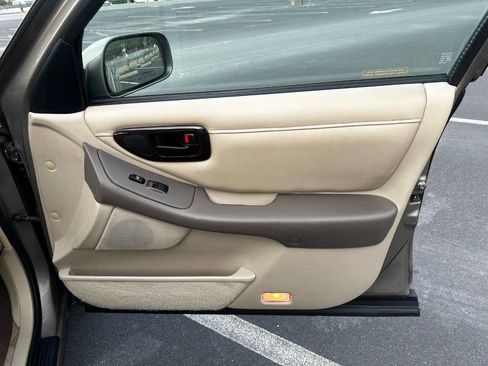 Used 1998 Toyota Avalon XLS image 18