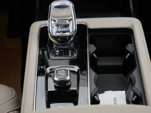 New 2026 Volvo XC90 B6 Plus image 9