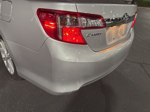 Used 2012 Toyota Camry XLE w/ Leather Pkg image 8