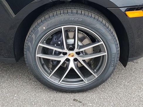 Used 2025 Porsche Macan image 14