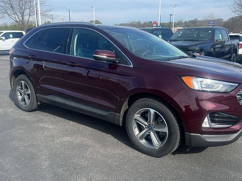 Used 2019 Ford Edge SEL w/ Equipment Group 201A image 2