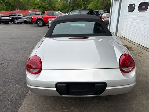 Used 2005 Ford Thunderbird RWD image 5